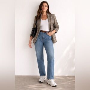 EVERLANE “The Way-High Jean” | Vintage Light Wash | Effortless Modern Classic